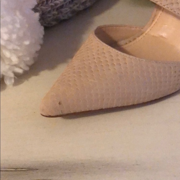 Vince Camino Nude Suede Pump Size 6 - Picture 4 of 4